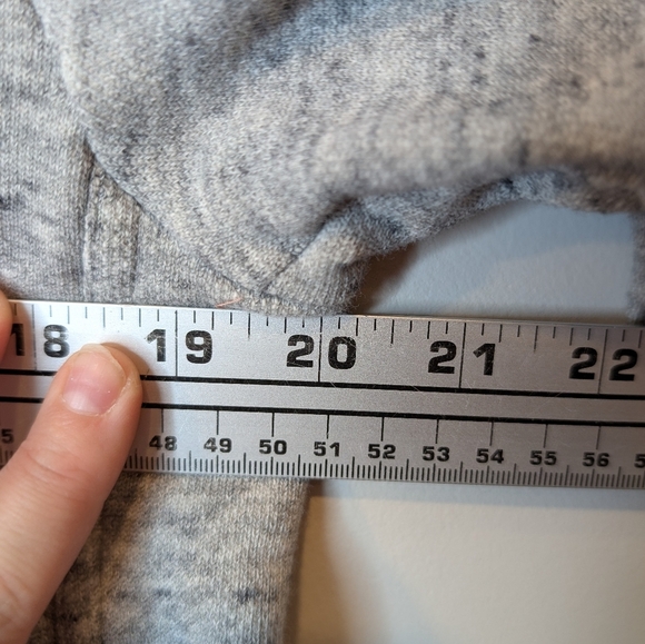 ADIDAS Detroit Red Wings Hockey Logo Cozy Grey Hoodie Womens Small 8-10 - Picture 10 of 10